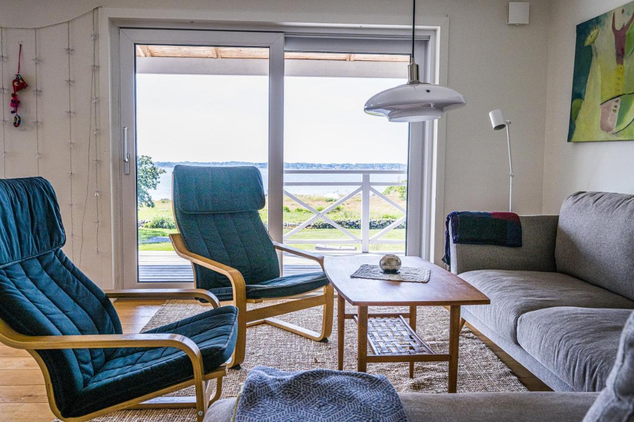 Exclusive Tranquil Villa By The Sea, Boat Available Drottningskar Экстерьер фото